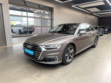 Audi A8 - 2