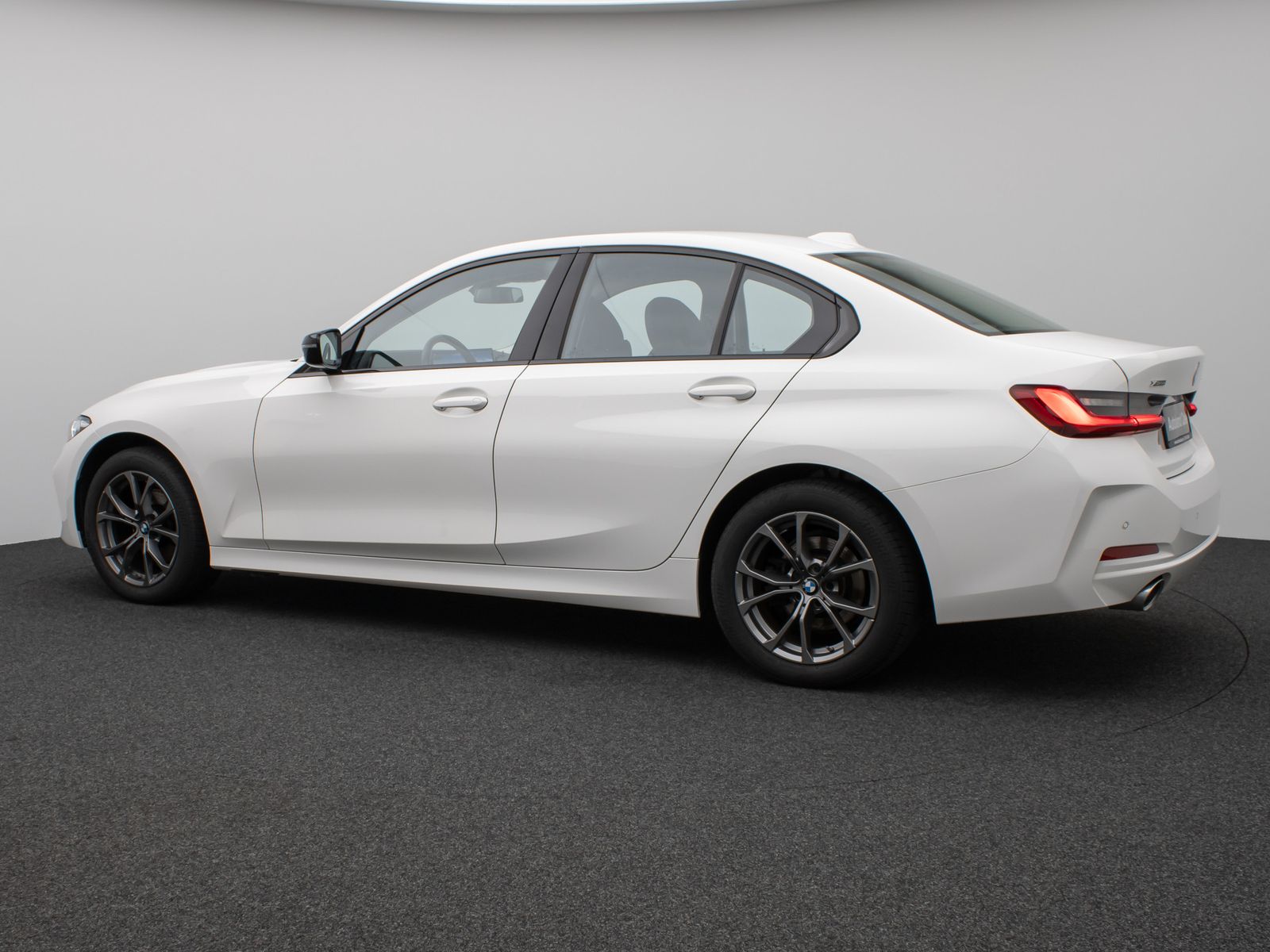 Fahrzeugabbildung BMW 320i xD DAB CockPit+ PDC DrivingAssit AHK Sport