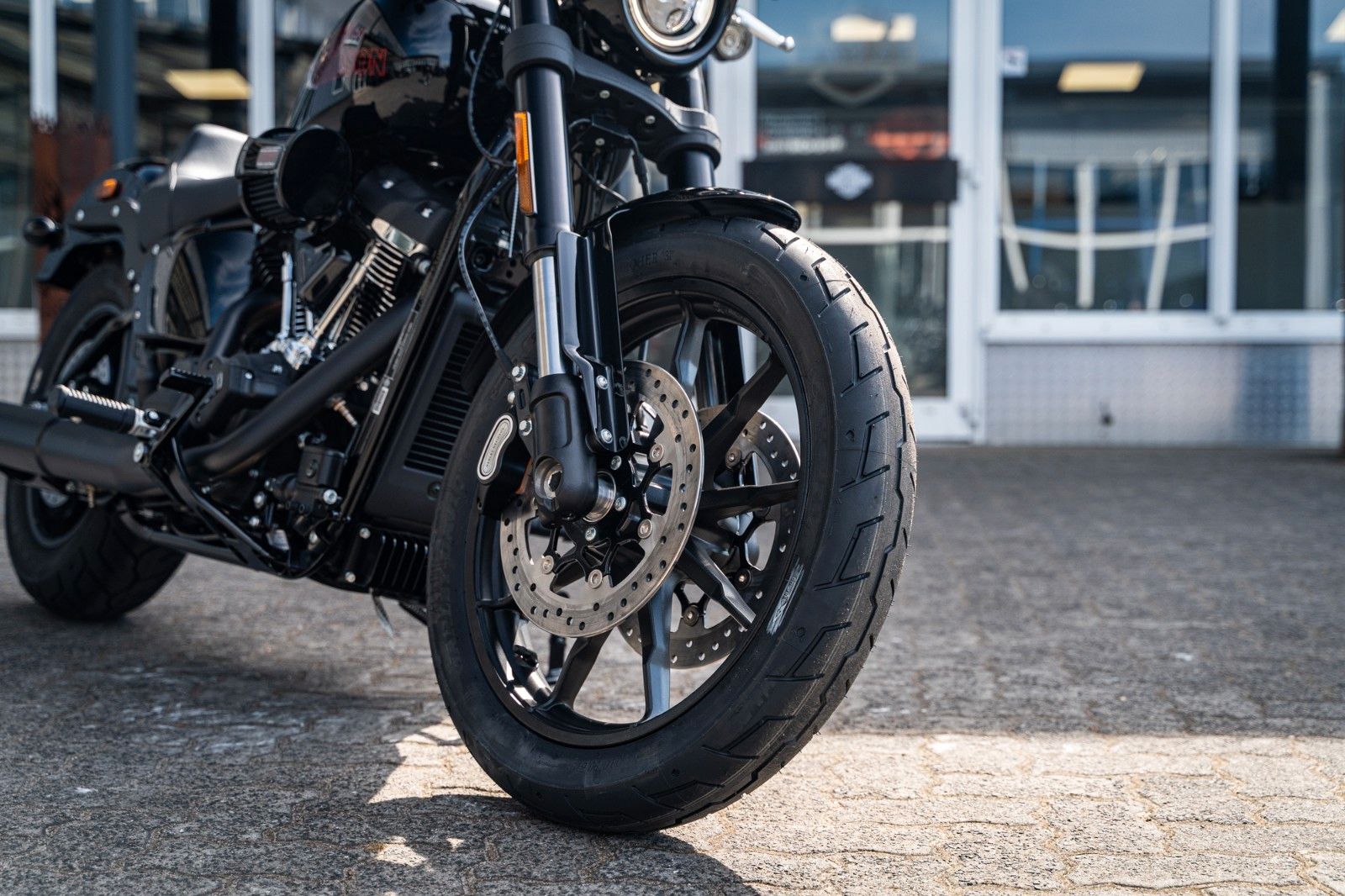 Fahrzeugabbildung Harley-Davidson FXLRST LOW RIDER S 117 MY25 Kurzfr. Verfügbar