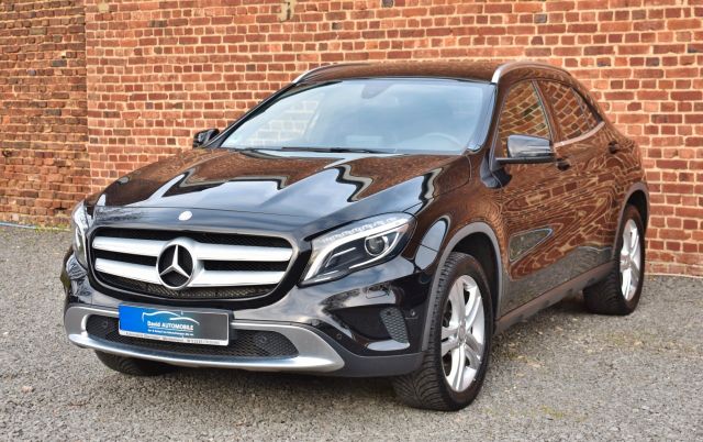 Mercedes-Benz GLA 180 SCORE! BIXENON NAVI R.KAMERA TEMPOMAT