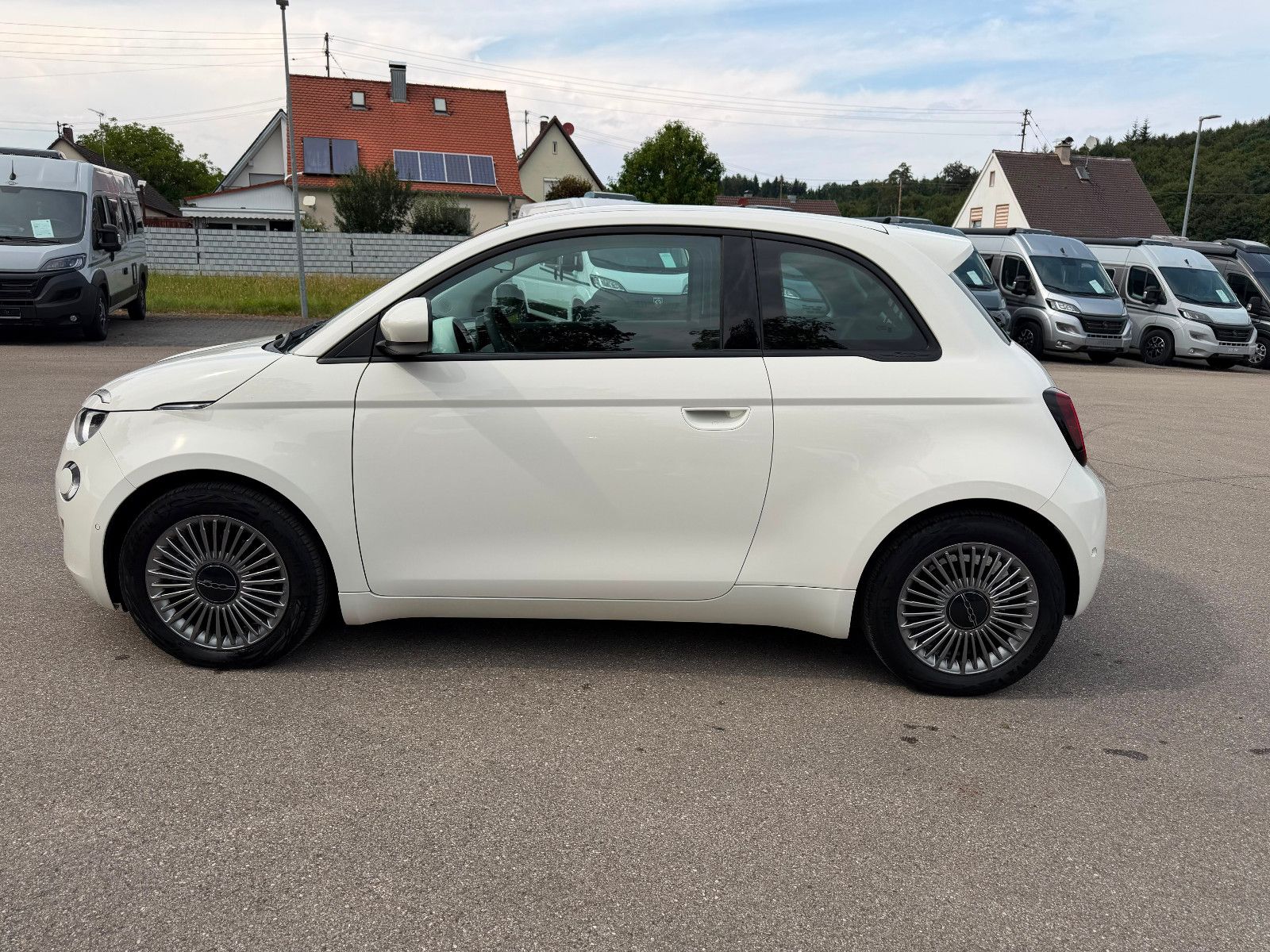 Fahrzeugabbildung Fiat 500 E