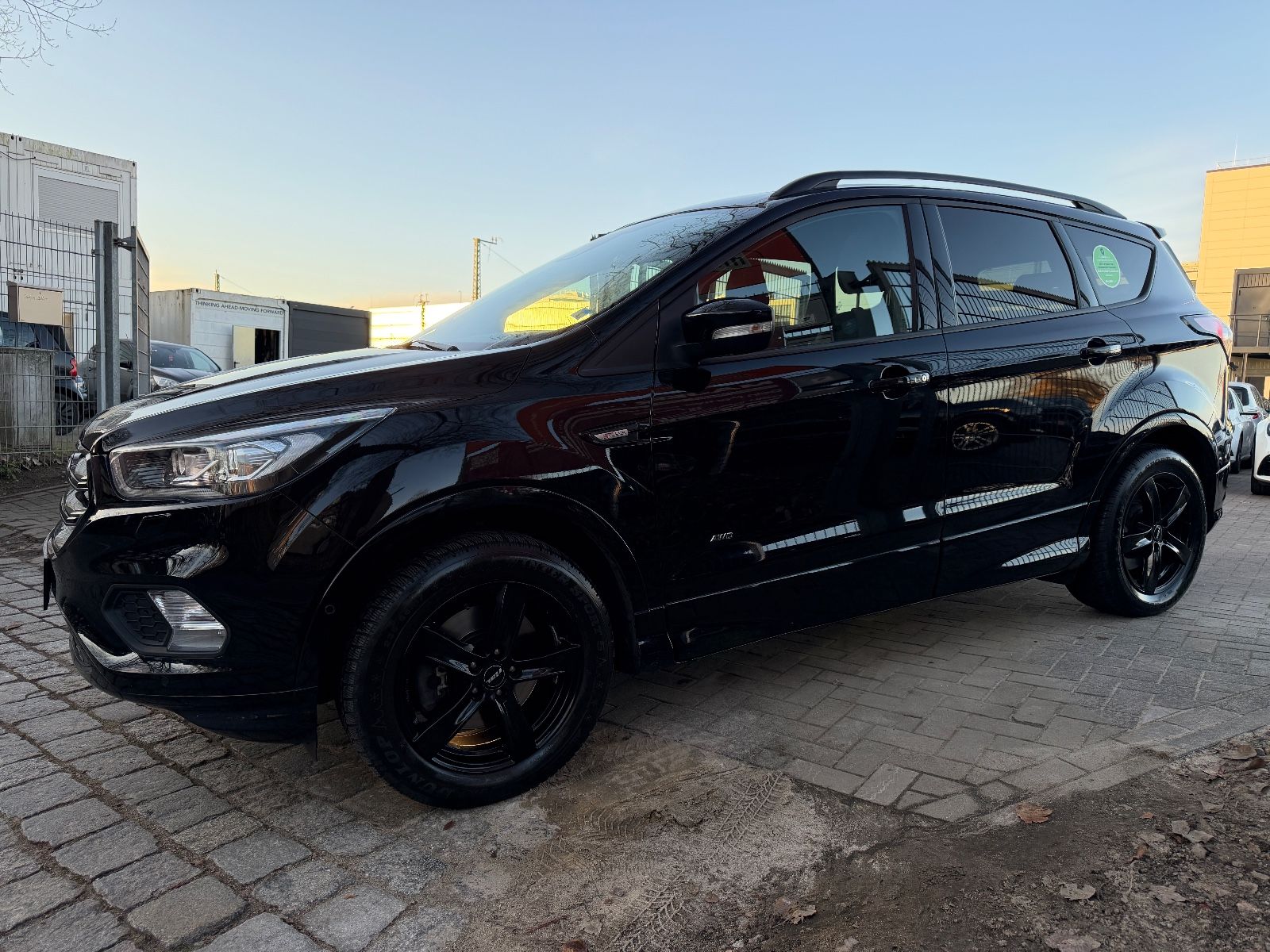 Fahrzeugabbildung Ford Kuga ST-Line ALLRAD*PANO*ALCANTARA*AHK*