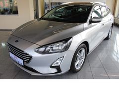 Fahrzeugabbildung Ford Focus Cool & Connect,8-Gang Automatic,Top