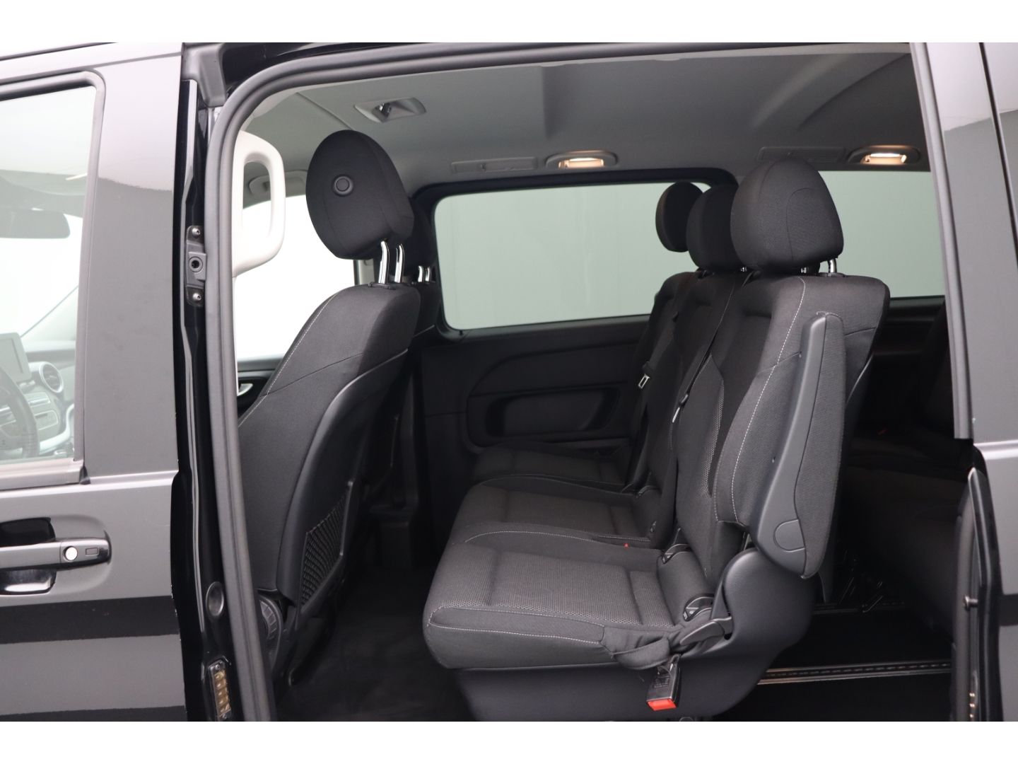 Fahrzeugabbildung Mercedes-Benz V 250 EDITION lang AHK LED Totwinkelassistent 3-