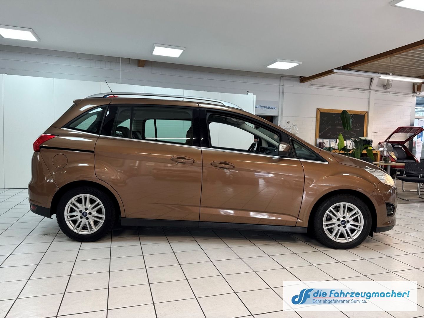 Fahrzeugabbildung Ford C-Max Grand Titanium Navi Klimaautom *EXPORT