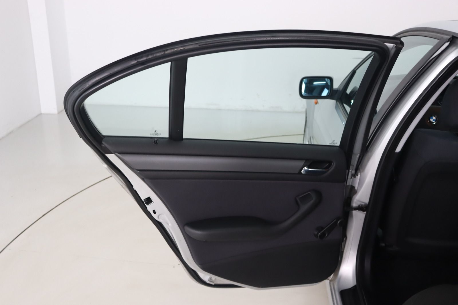 Fahrzeugabbildung BMW 318 i Automatik * SHZ * Xenon * HU/AU 03.27