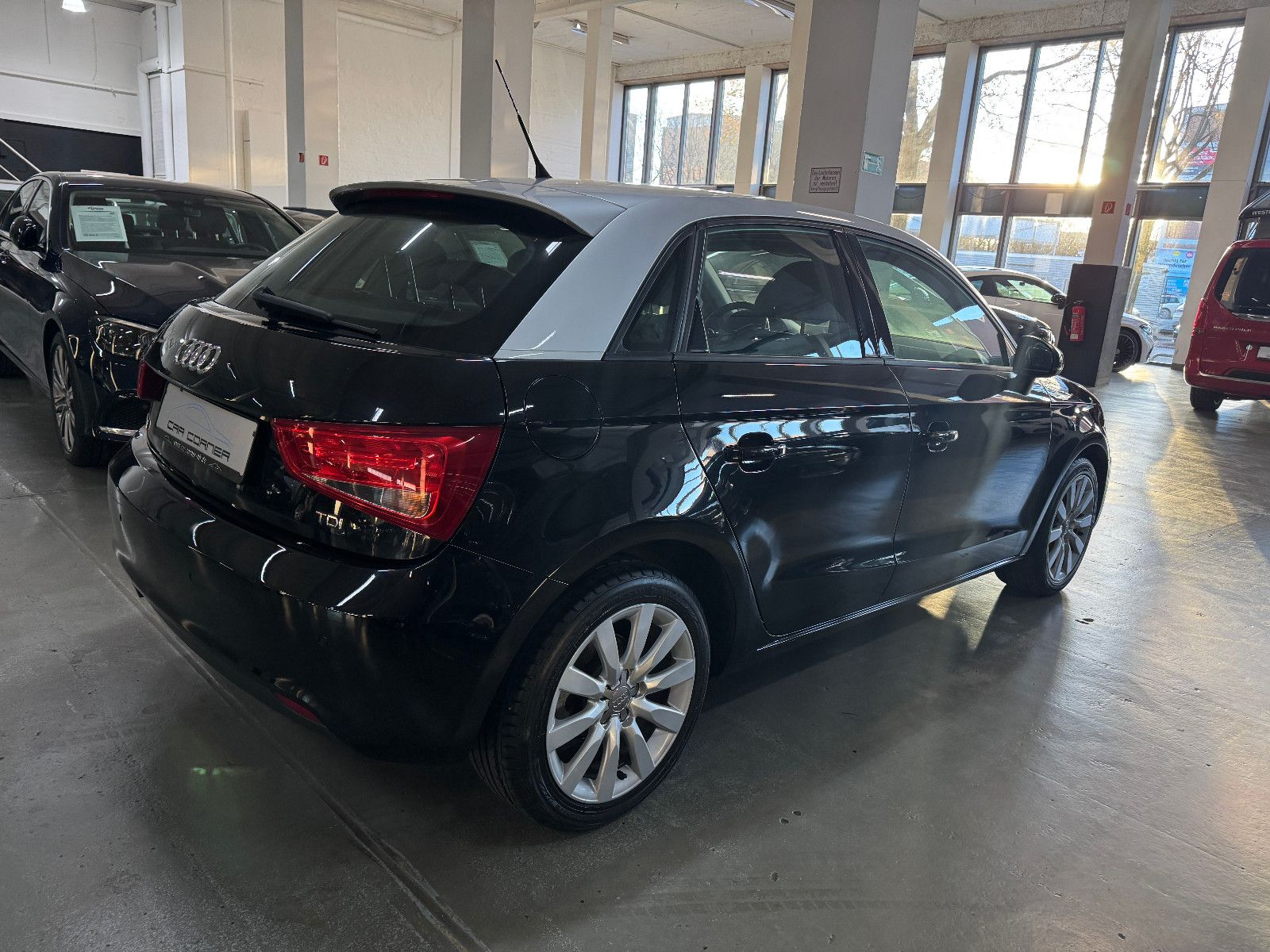 Fahrzeugabbildung Audi A1 1.6 TDI SPORTBACK S-TRONIC S-LINE AMBITION