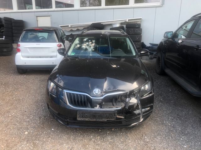 SKODA Octavia Combi Ambition Unfallschaden