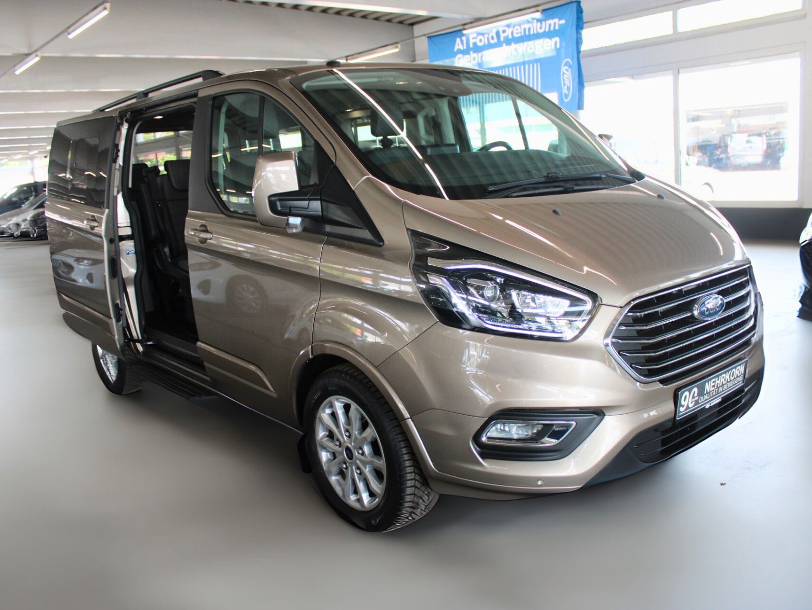 Fahrzeugabbildung Ford Tourneo Custom Titanium Aut. 8-Si STDZ LEDER AHK