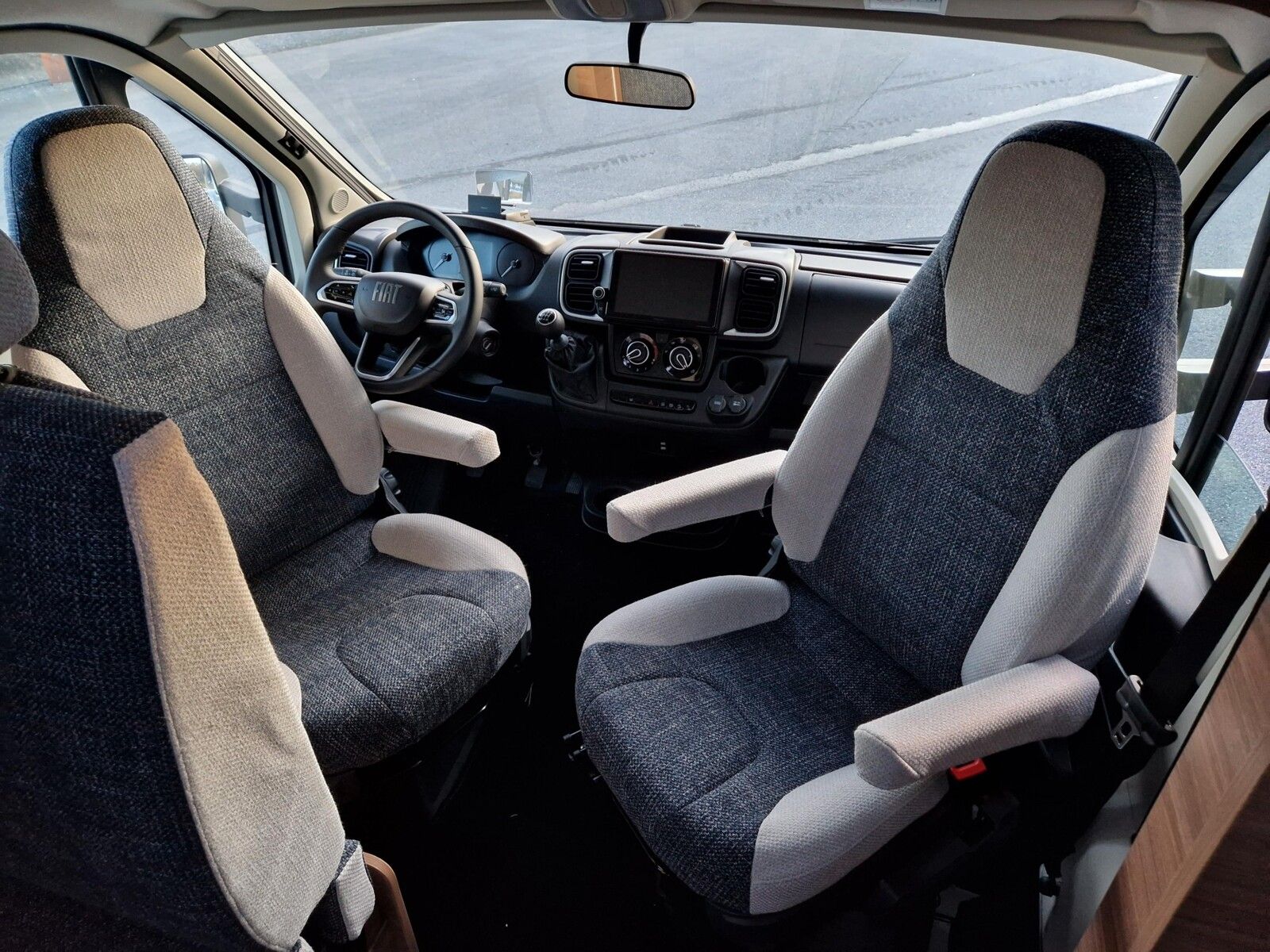 Fahrzeugabbildung Weinsberg CaraHome 650 DG