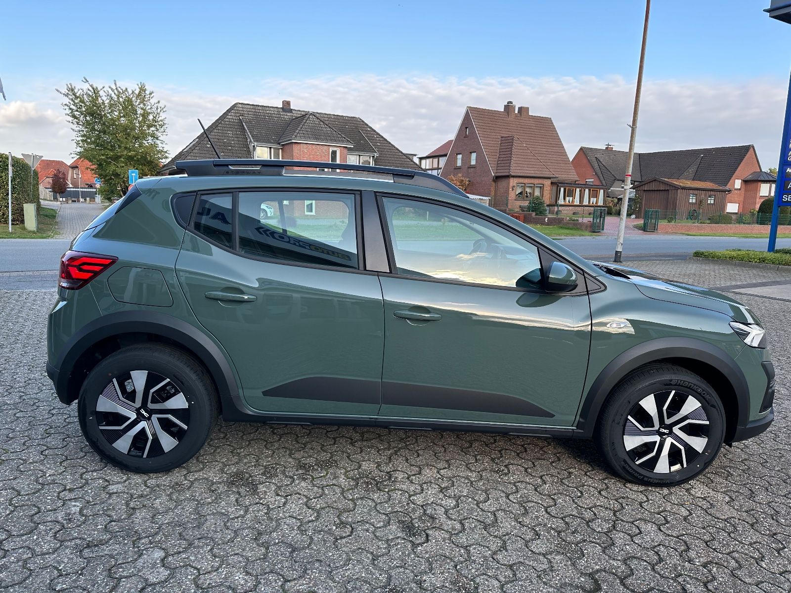 Fahrzeugabbildung Dacia Sandero Stepway Expression CVT LED/PDC/Carplay