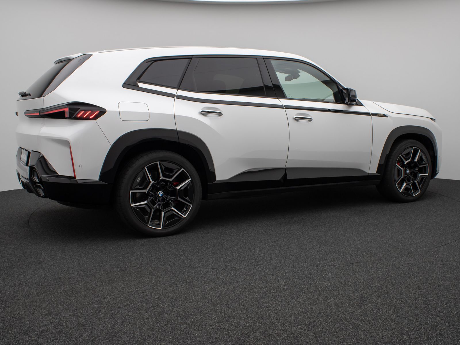 Fahrzeugabbildung BMW XM Individual M Sitze DAB B&W Massage SoftClose