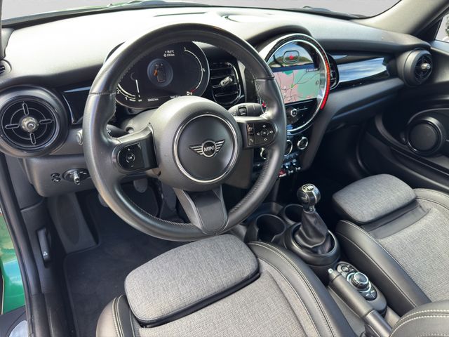 Fahrzeugabbildung MINI Cooper S Cabrio Classic Trim LED+Navi+CarPlay
