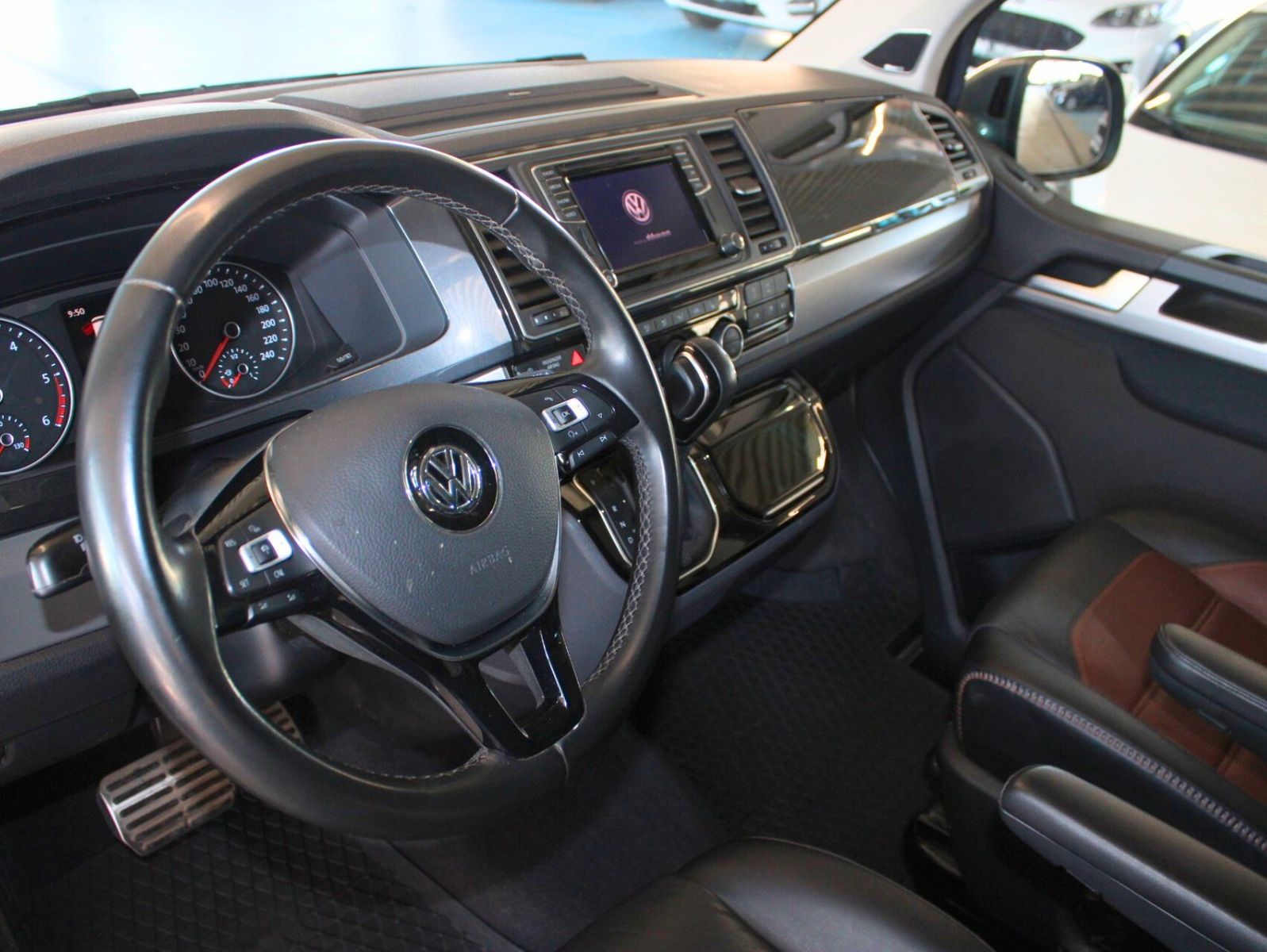 Fahrzeugabbildung Volkswagen T6 Multivan DSG Panamericana 4Motion AHK STDHZ
