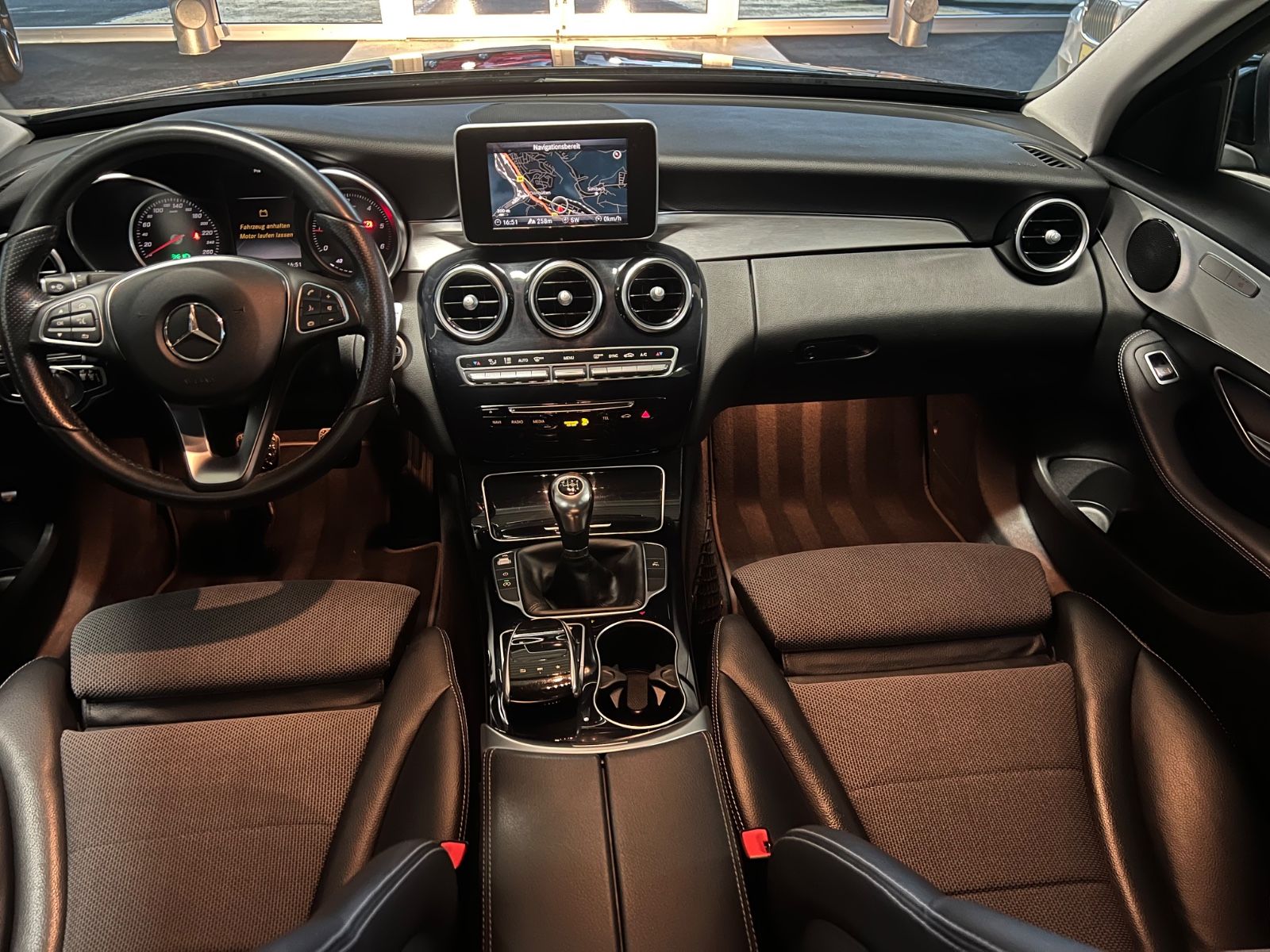 Fahrzeugabbildung Mercedes-Benz C 200 d Lim. Sport line * SITZH*TEILLEDER*NAVI*