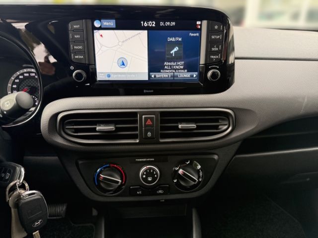 Fahrzeugabbildung Hyundai i10 Trend 1.0 +KLIMA+NAVI+RFK+SHZ+DAB+TEMPOMAT+U