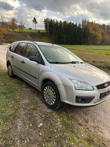 Ford Focus 1.6 Benzin 100 PS TÜV 10/2026