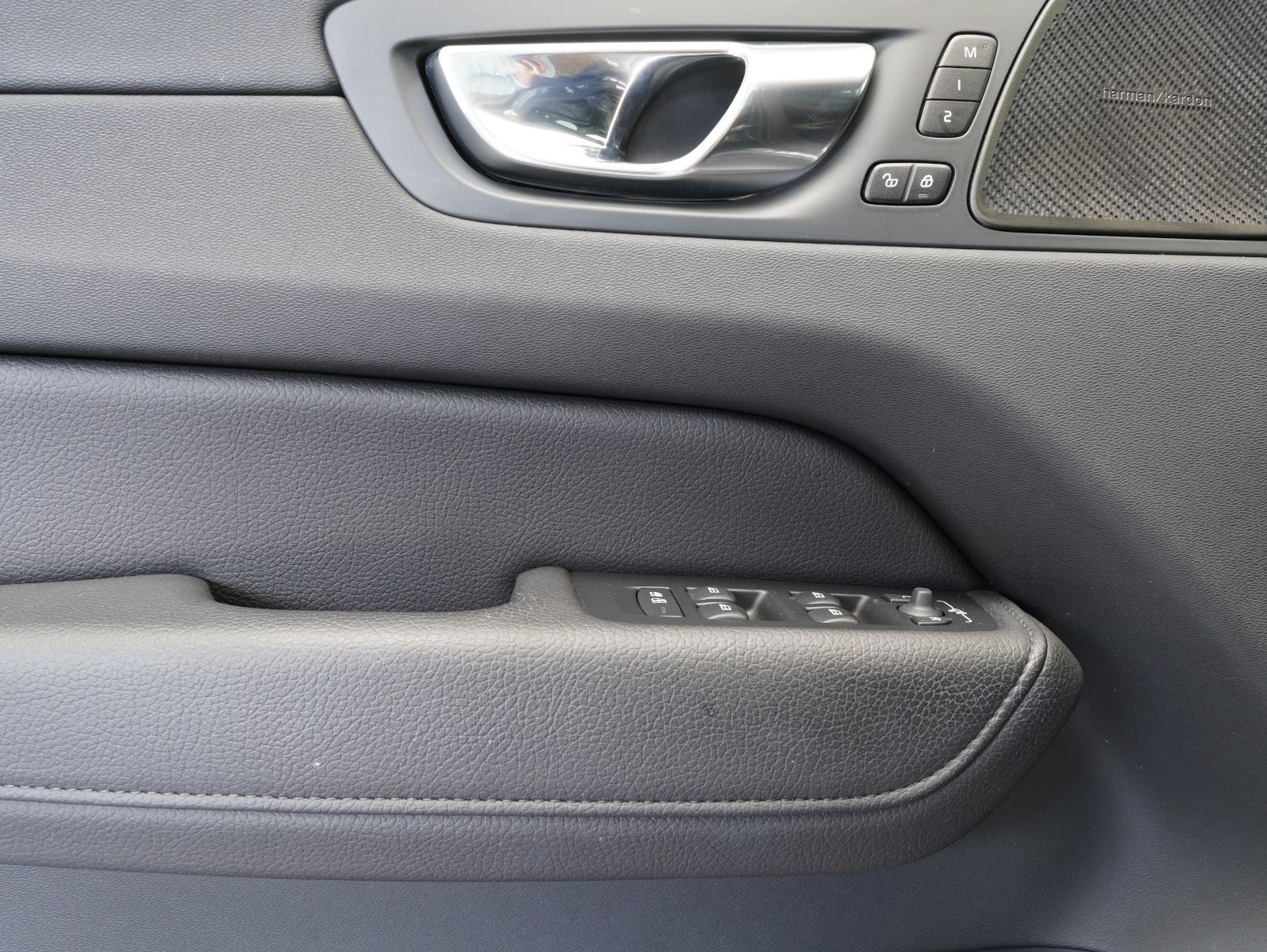 Fahrzeugabbildung Volvo XC60 B4 D Inscription XENIUM/INTELLISAFE/AHK