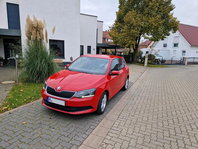 Skoda Fabia 1.0l MPI TÜV neu DAB Top Zustand Tau...