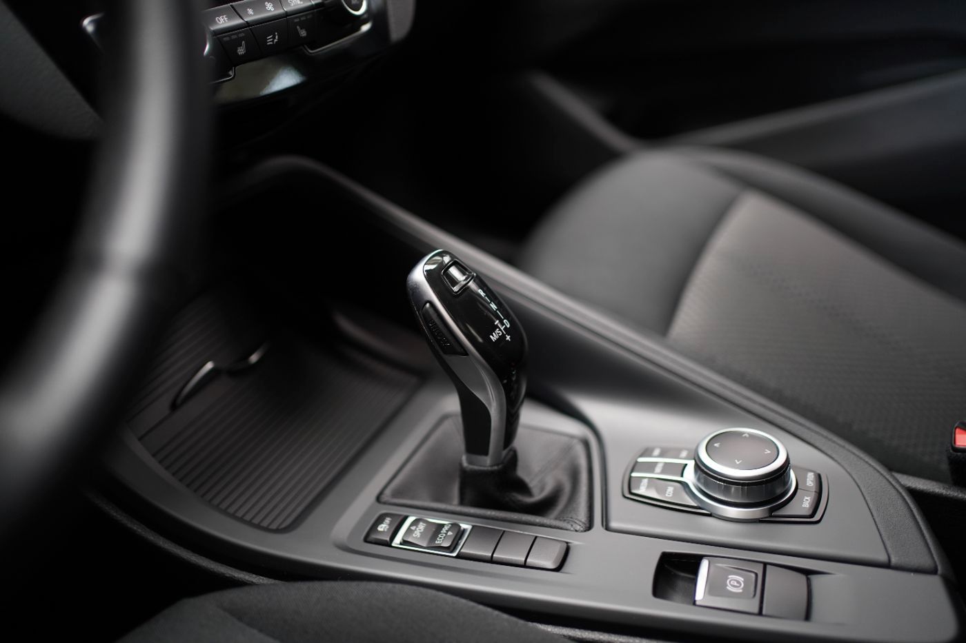 Fahrzeugabbildung BMW X1 20iA Advantage +Sitzheizung+17''LMR+Navi+PDC+