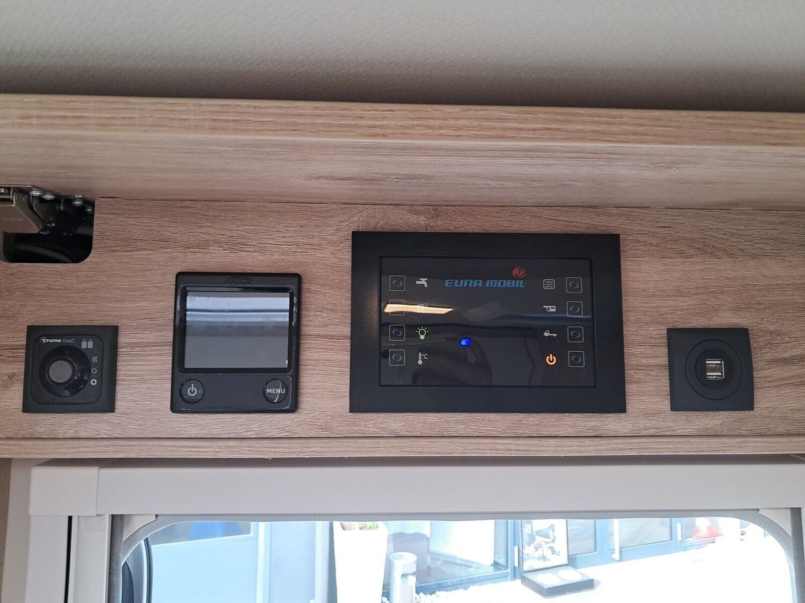 Fahrzeugabbildung Eura Mobil Profila T PT726EF Hubstützen,SAT,Solar,Lithium