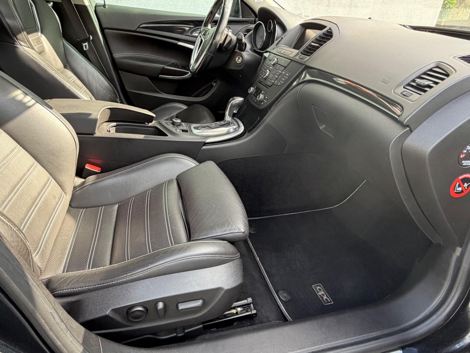 OPEL INSIGNIA A SPORTS TOURER  - OPC - 325 CV - TOIT PANORAMIQUE - CARNET ENTRETIEN