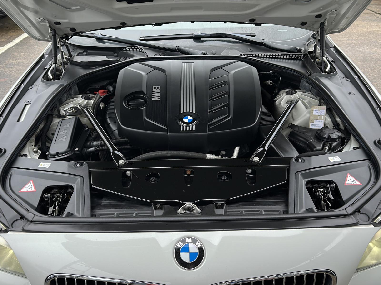 BMW 520 2011 — фото 15