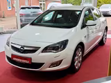 Opel Astra J Lim. 5-trg. Innovation/TüvNEU/Xenon - Opel Astra aus 2011: J