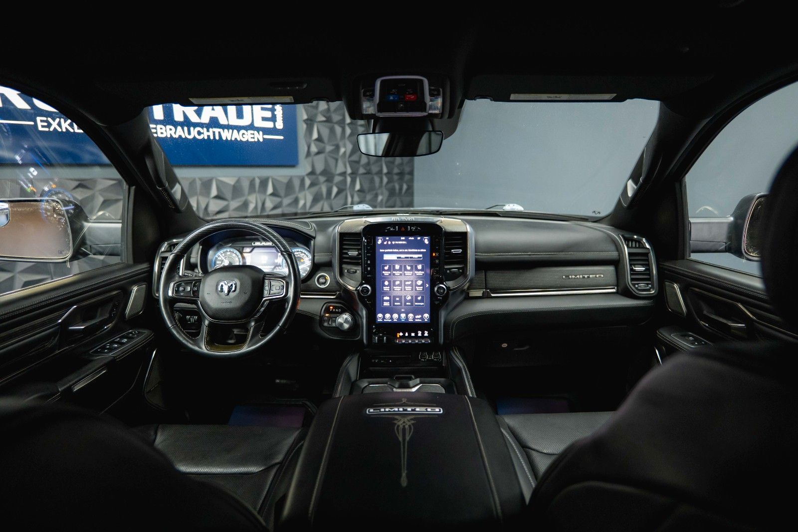 Fahrzeugabbildung Dodge RAM 5.7 V8 HEMI 4x4 LIMITED Night LongBed *ACC*