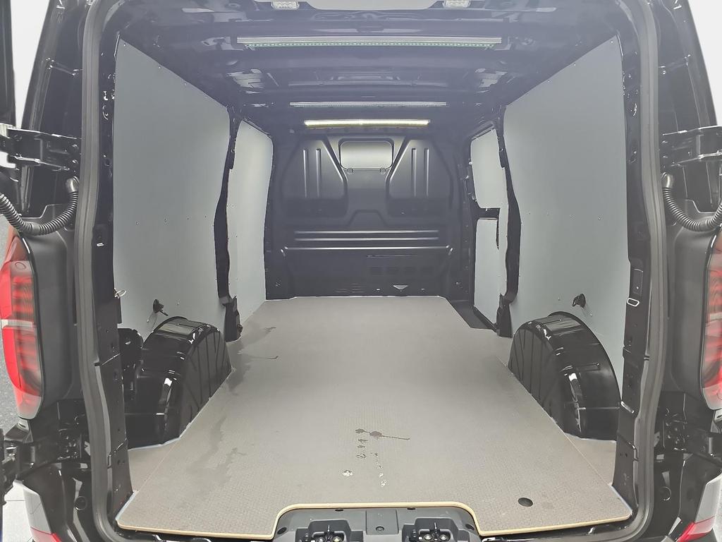 Volkswagen T7 Transporter