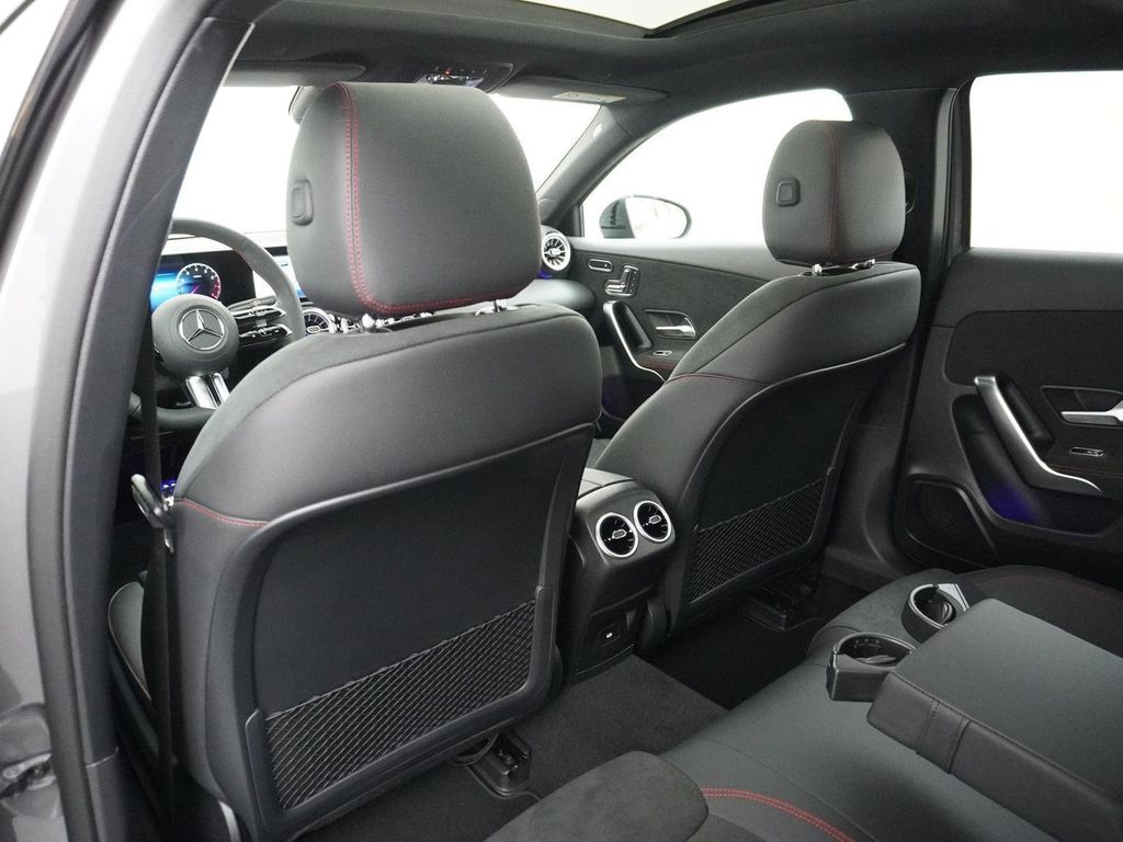 Mercedes-Benz A 180 Star Edition AMG Line | Panorama - Schiebe