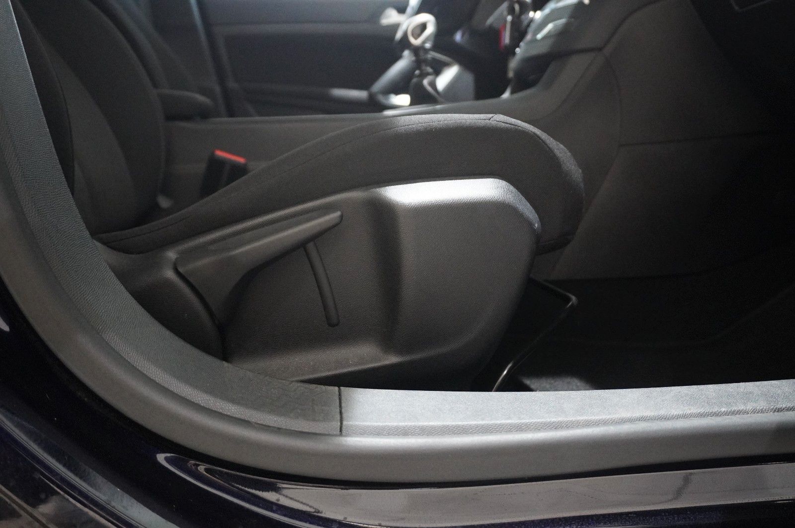 Fahrzeugabbildung Peugeot 308 SW 1.6 HDI ACTICE NAVI/SH/PDC/TEMP/SPORT/AHK