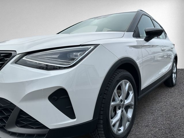 Arona 1.5 TSI DSG FR LED+NAVI.+KAMERA+ACC+SIHZG+