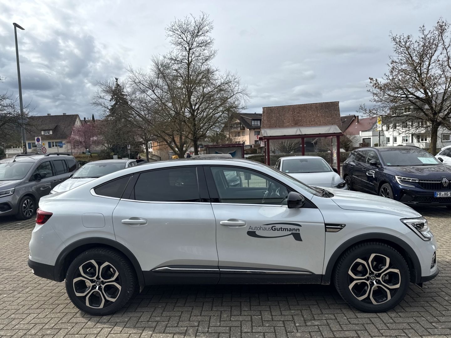 Fahrzeugabbildung Renault Arkana Techno 1.6 E-TECH Hybrid 145 Navi LED App