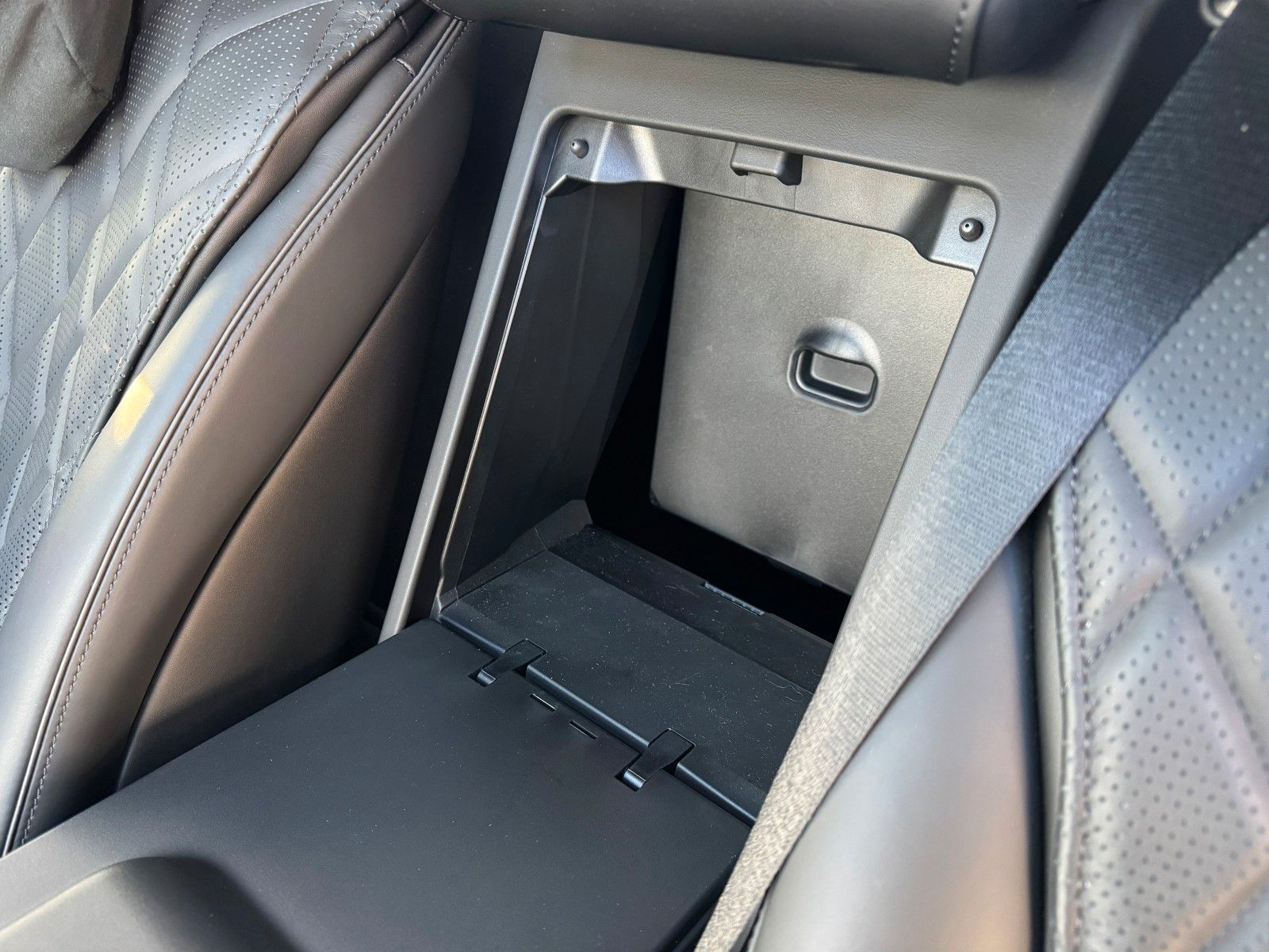 Fahrzeugabbildung Mercedes-Benz S 580 4M L VOLL+AMG+Chauffeur+STH+3D+Pano+