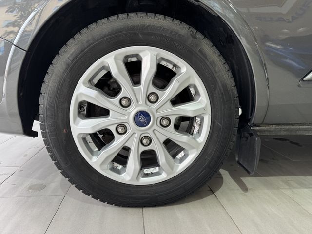 Ford Tourneo Custom Titanium L2 AHK abnehmbar