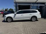 Volkswagen Passat Variant 2.0 TDI Comfortline Navi LED ACC  - VW Passat Variant Gebrauchtwagen in Stuttgart