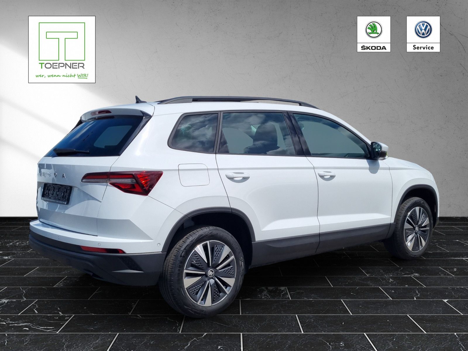 Fahrzeugabbildung SKODA Karoq Balance 2,0 TDI PANO Fahrassi Parken+