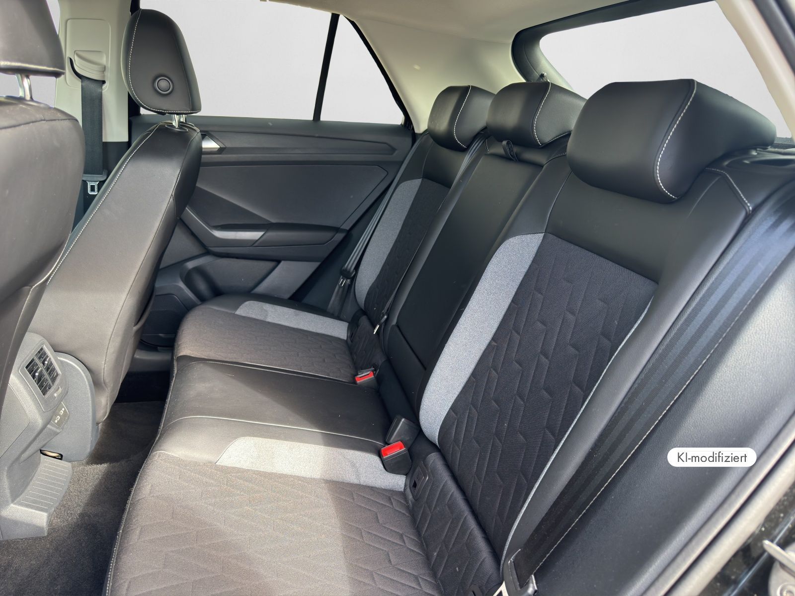 Volkswagen T-Roc - Bild 15