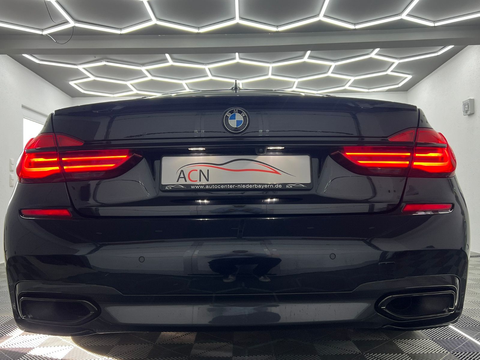 Fahrzeugabbildung BMW 750 d xDrive M SPORT/LASER/TOP VIEW/MASSAGE/19%