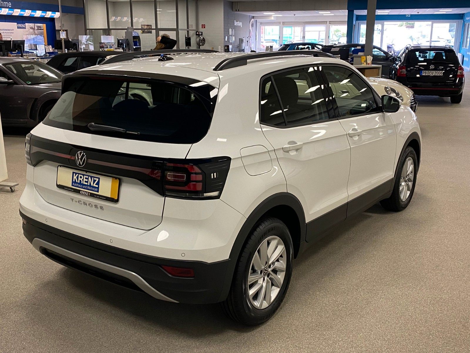 Fahrzeugabbildung Volkswagen T-Cross 1.0 TSI DSG Life+ALU 16"++PDC++TELEFON++