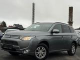 Mitsubishi Outlander PHEV 4WD - gebrauchte Mitsubishi Outlander aus dem Jahr 2014