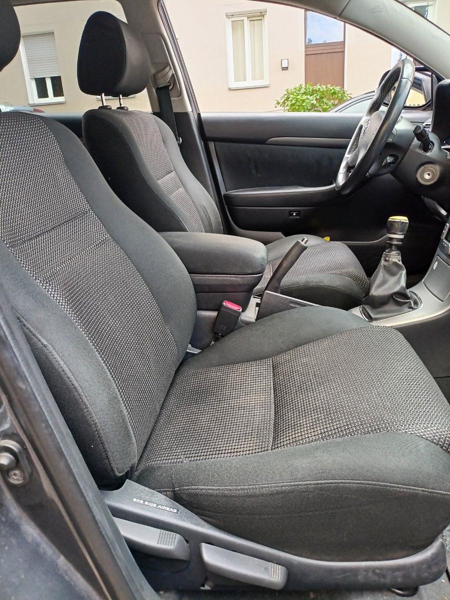 Toyota Avensis 2006 — photo 11