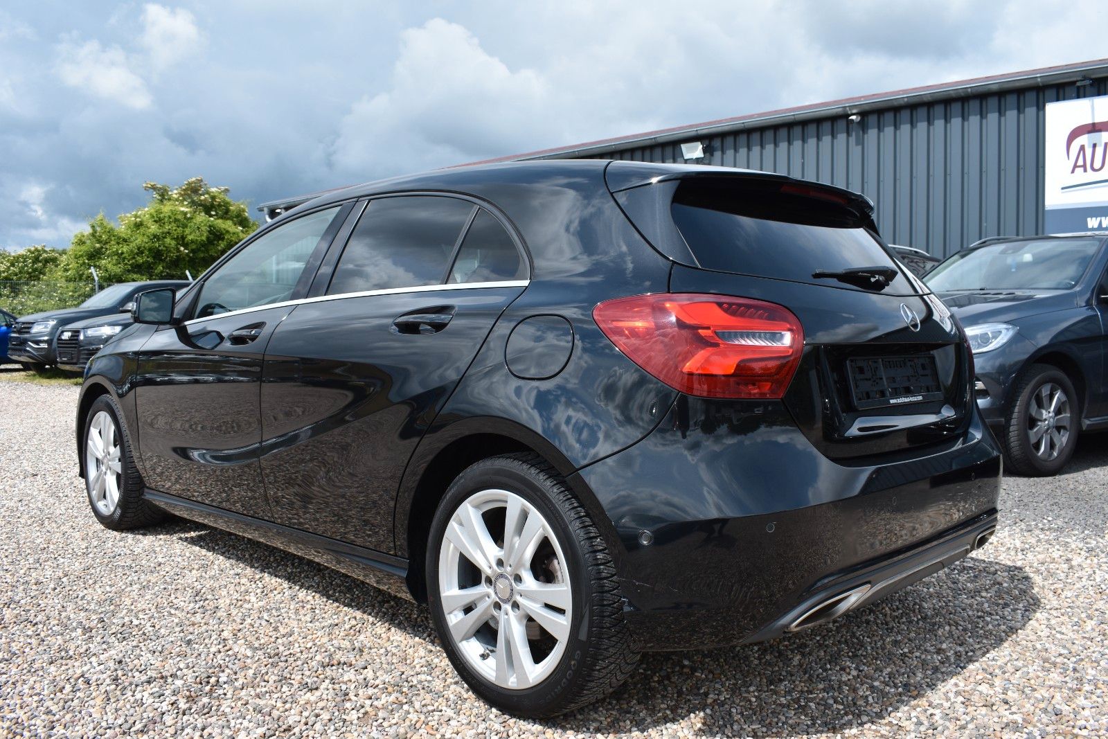 Fahrzeugabbildung Mercedes-Benz A 180 BlueEfficiency Urban Autom. Navi Kamera