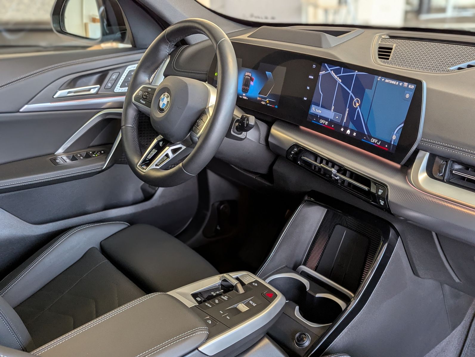 Fahrzeugabbildung BMW X1 23 i M-Sport Innovat.-Comfort-Paket Pano AHK