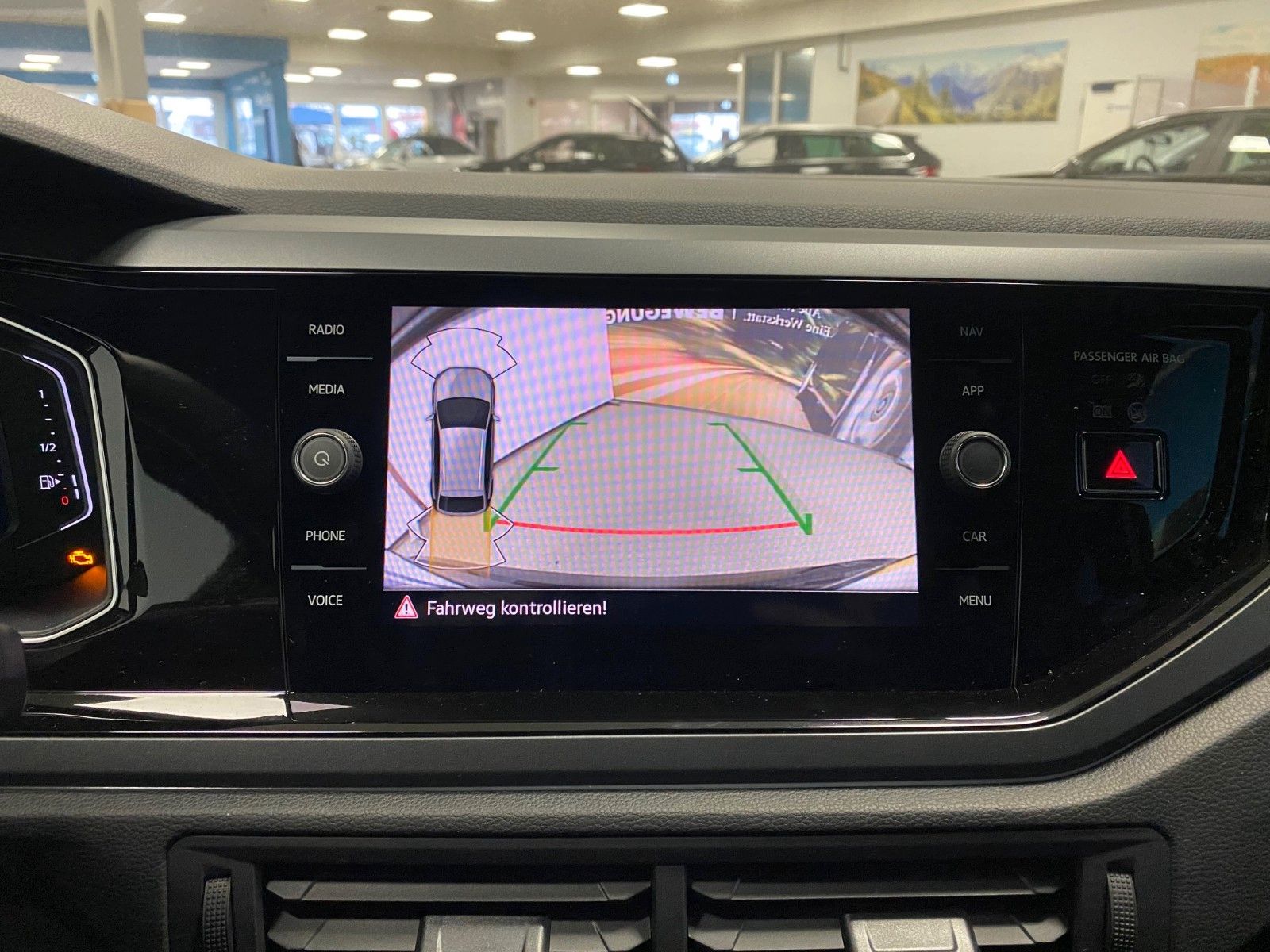 Fahrzeugabbildung Volkswagen Taigo 1.0 TSI DSG R-Line+MATRIX+iQ Light+ACC+App