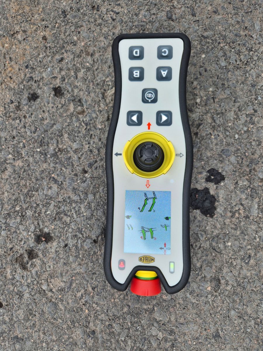 Fahrzeugabbildung Iveco AD260S40X/P Meiller AK16. T Funk AHK