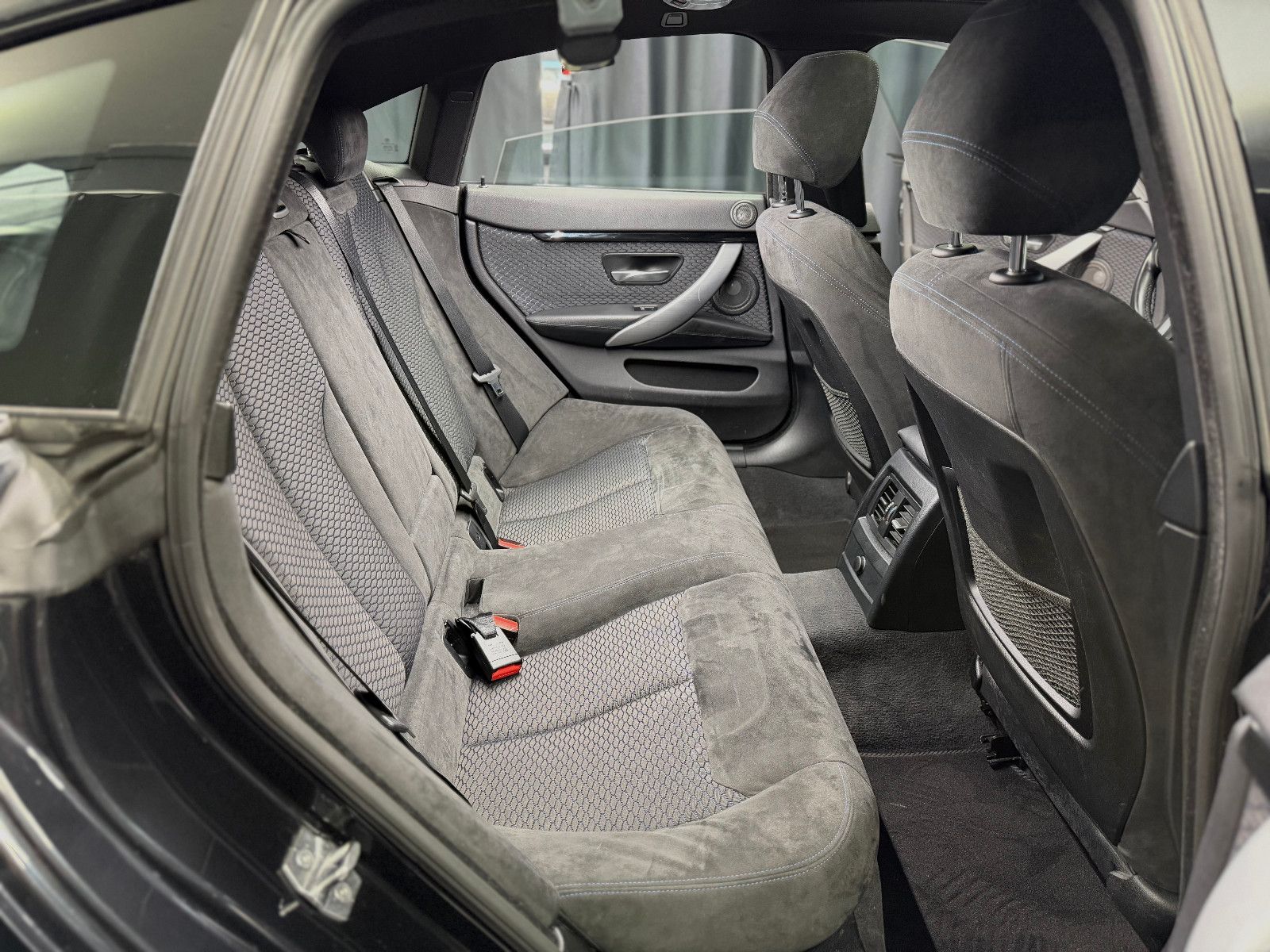 Fahrzeugabbildung BMW BMW 428i xDrive Gran Coupe M Sport|H&K|PANO|1.Hd