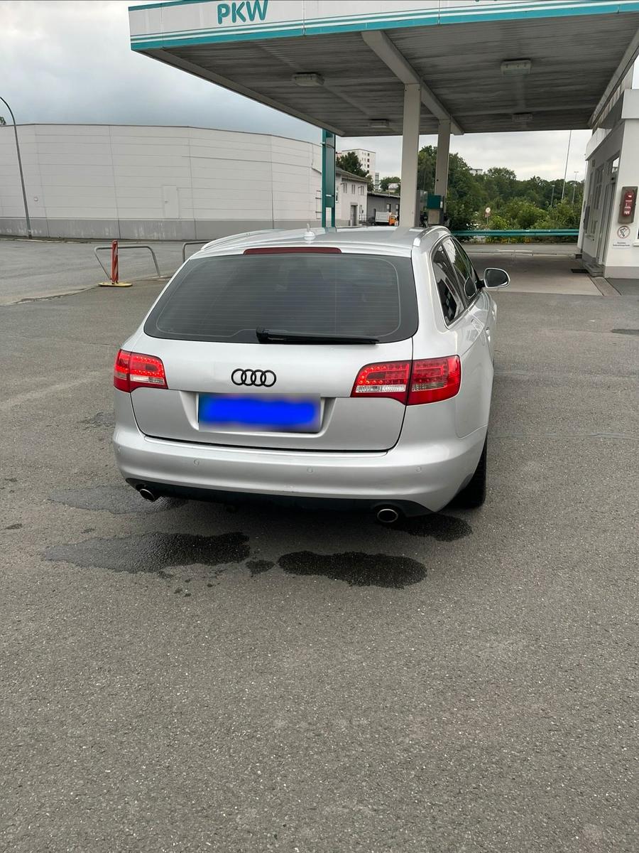 Audi Quattro 2011 — rear view