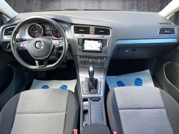 Volkswagen Golf VII Lim. 1.6 TDI DSG*NAVI*PARKPILOT*SHZ*